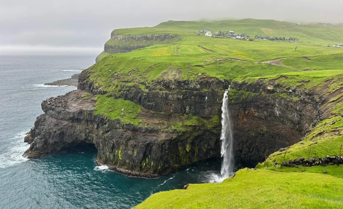 Múlafossur-Wasserfall: das einfachste Must-see auf Vágar